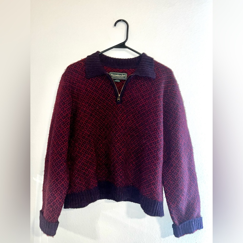 100% Wool, Abercrombie & Finch pull over sweater.
